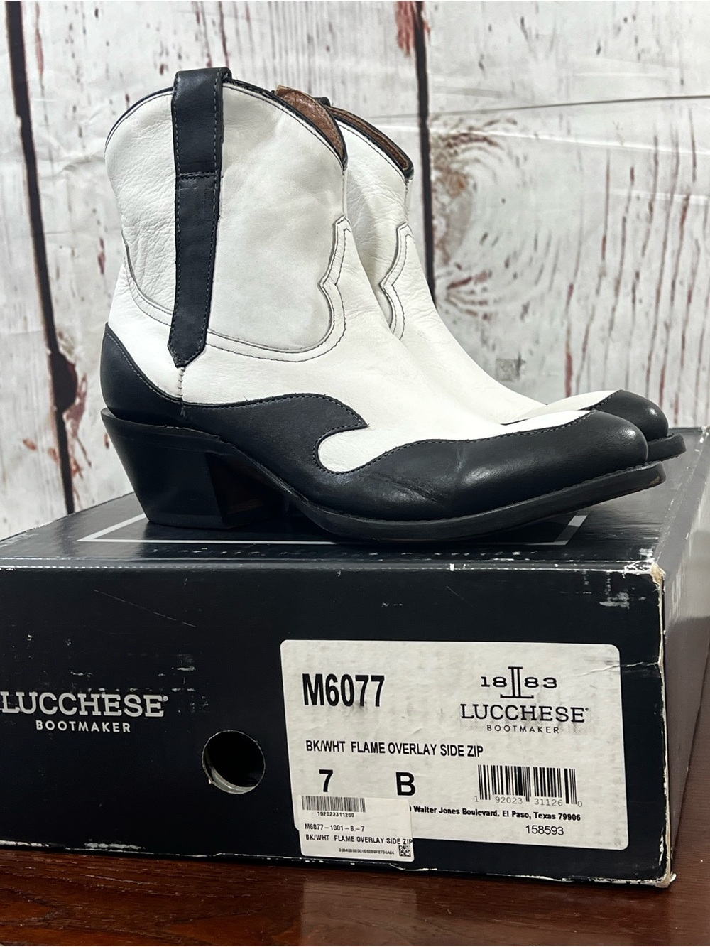Lucchese Bianca Black and White Flame Overlay Side Zip Ankle Boots Women’s 7 NWT